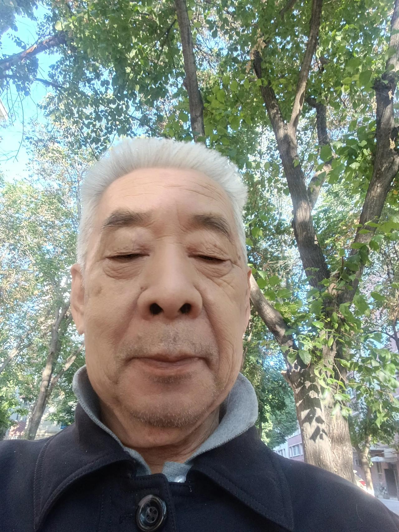 中国的《哲学社会科学》大会这个提法，是值得思考的。
思考①：中国到底有没有哲学？