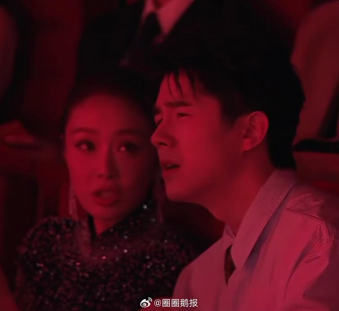 刘昊然你眼镜呢给孩子搞个眼镜吧刘昊然没戴隐形眼镜刘昊然你眼镜呢
