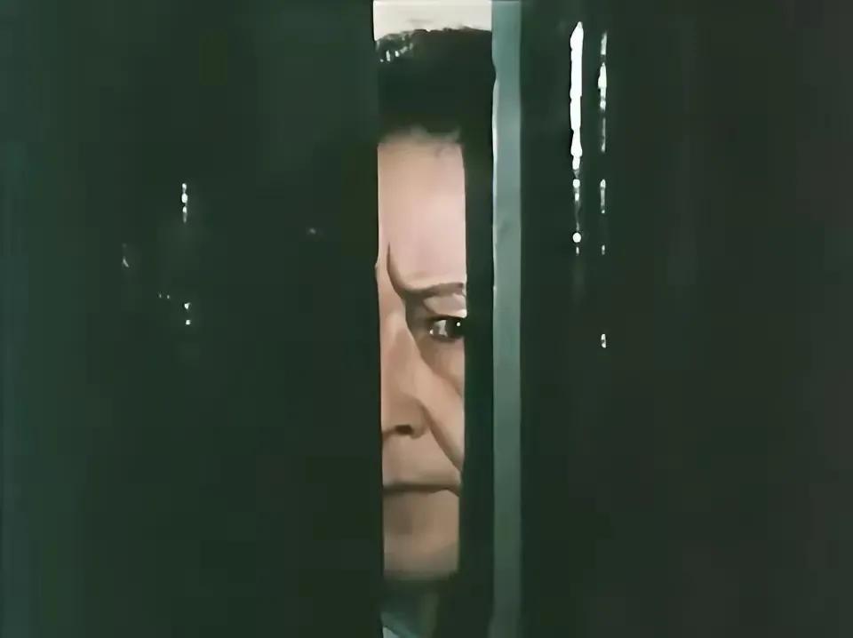 小时候被这个镜头吓得晚上不敢出门，大家还记得这是什么电影吗？五，六年代的人都应该