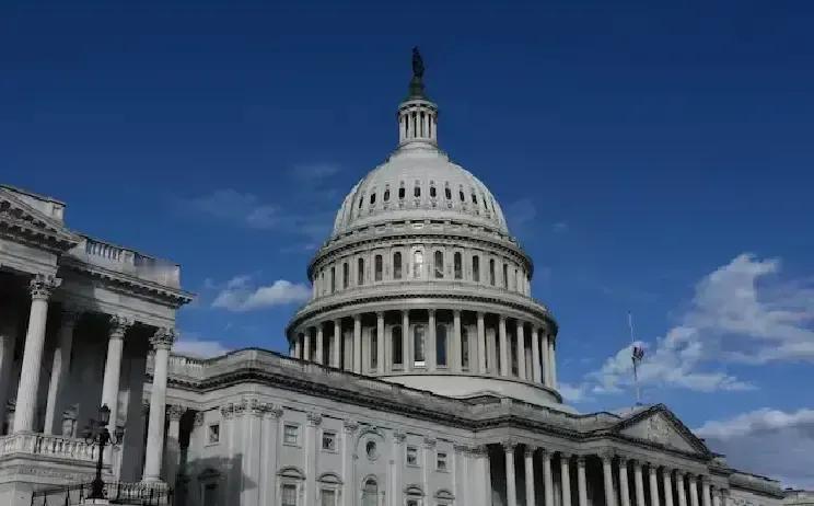 又一场国会好戏！弹劾被放到一边，民主党人都躲哪儿了？

12月11日，国会又热闹