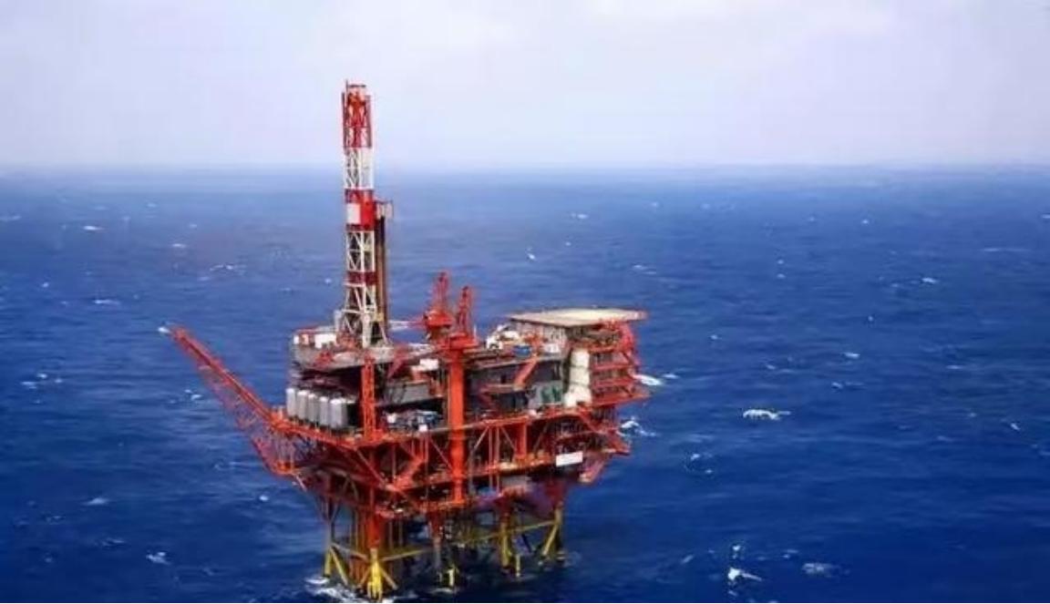 南海有大量的石油资源，为什么中国不开采？其实原因很简单，越南已经在那里开采了，如