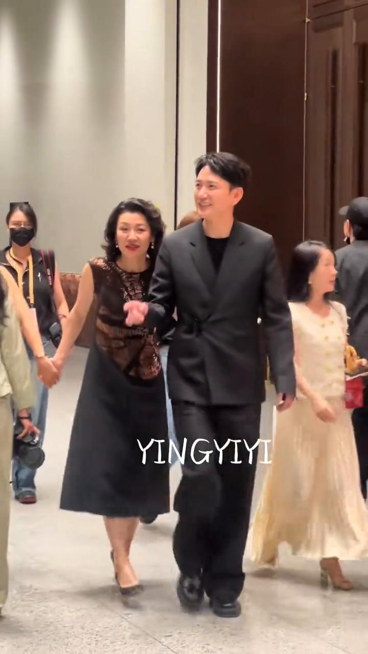 YINGYIYI。