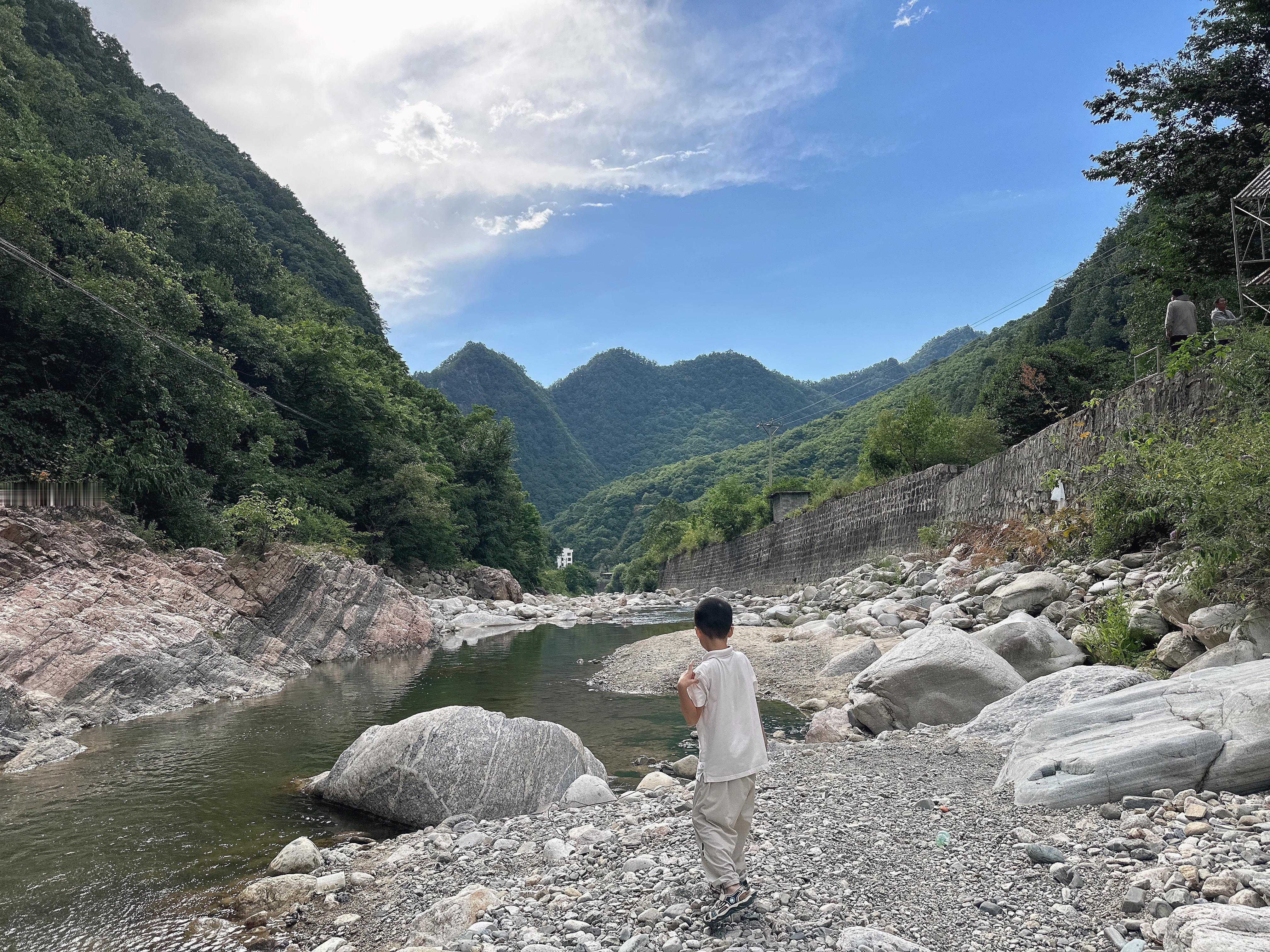 来洗个衣服 安康·秦岭峡谷漂流