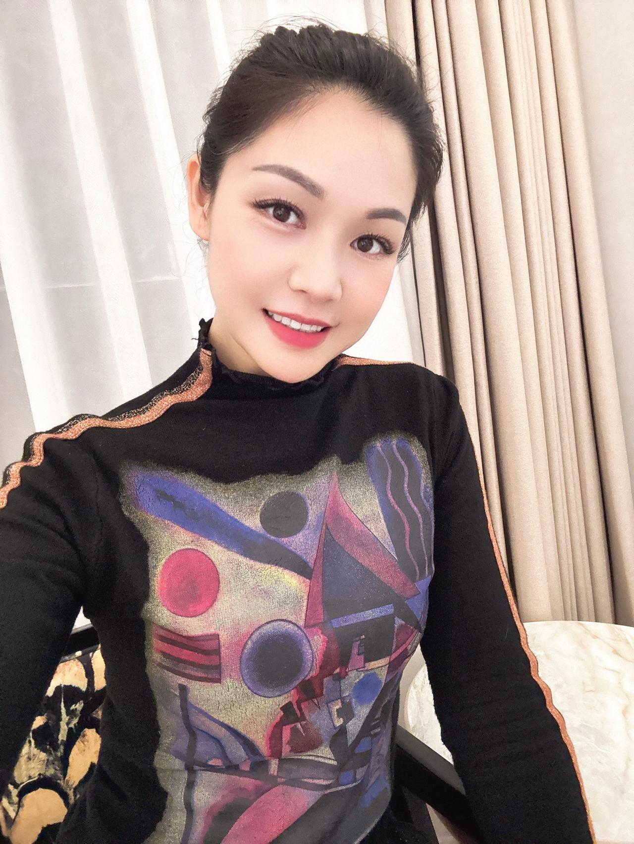 不必遗憾那些走了很久才悟透的道理，也不必惋惜那段熬过黑暗才学会的接纳。每一段路都