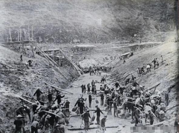 你以为改革开放之前的中国很弱？那是虚幻！实际上1978年以前，中国的重工业和军事