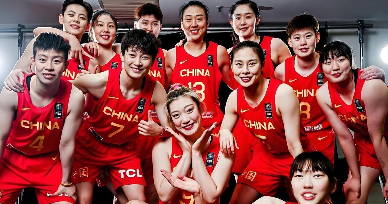 美国在很多体育项目上实力强劲，像NBA篮球赛事全球闻名，美式橄榄球也极具影响力。