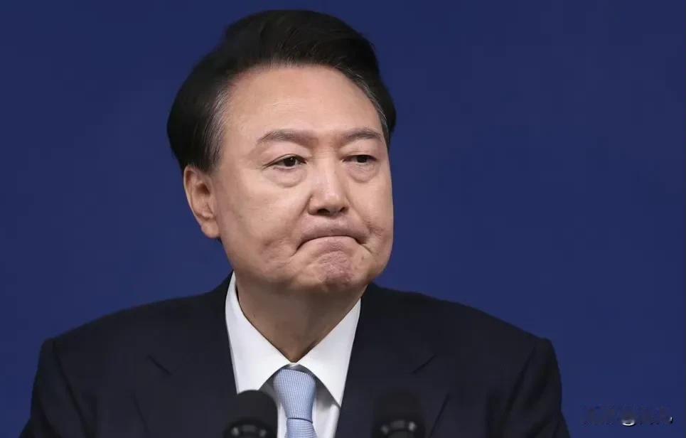 麻烦大了！尽管尹锡悦被曝光正在向韩国首尔法院申请逮捕令异议，但是当地多家媒体发布