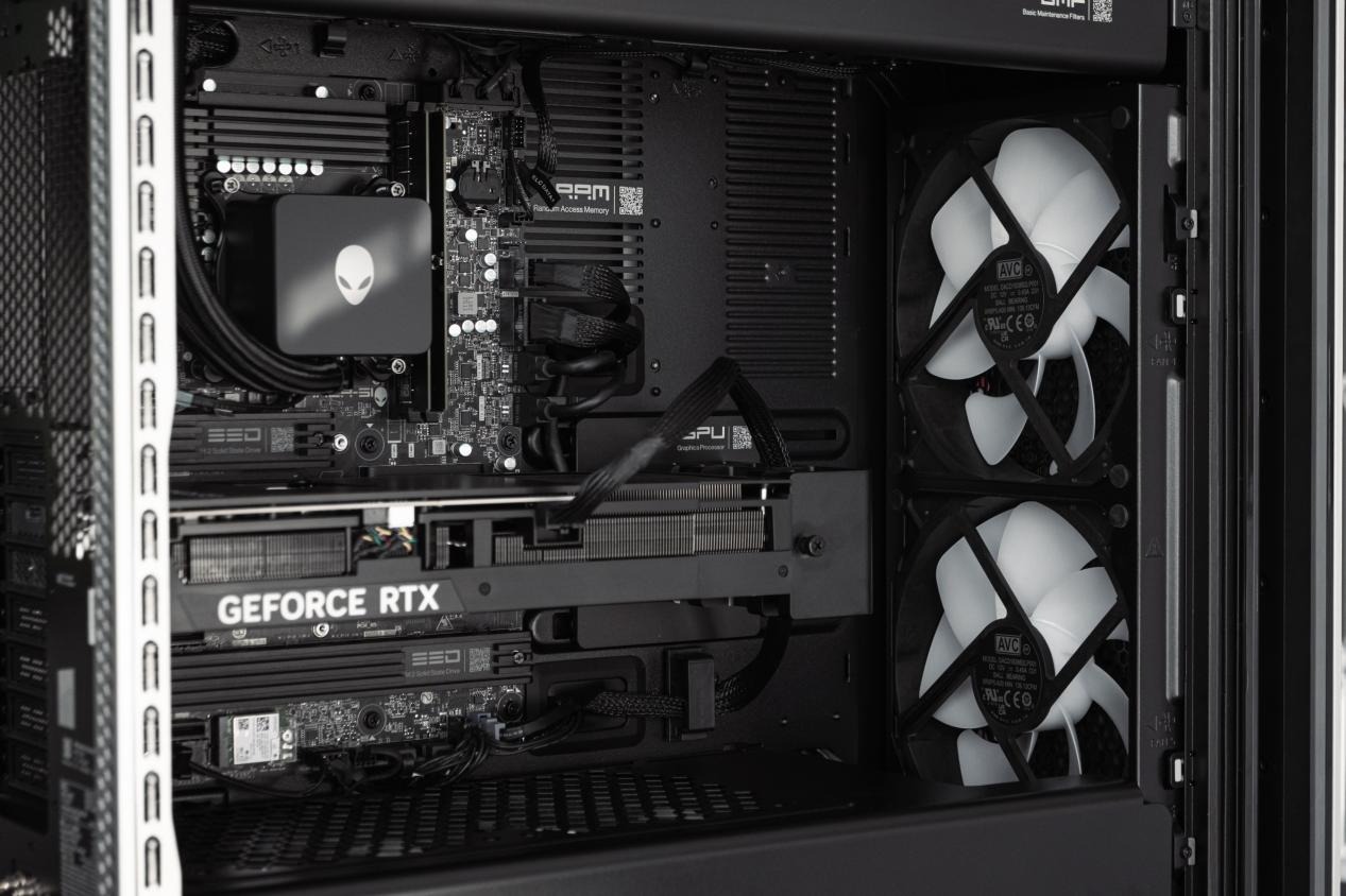 從神秘代號到硬核旗艦：Alienware外星人Area-51游戲臺式機