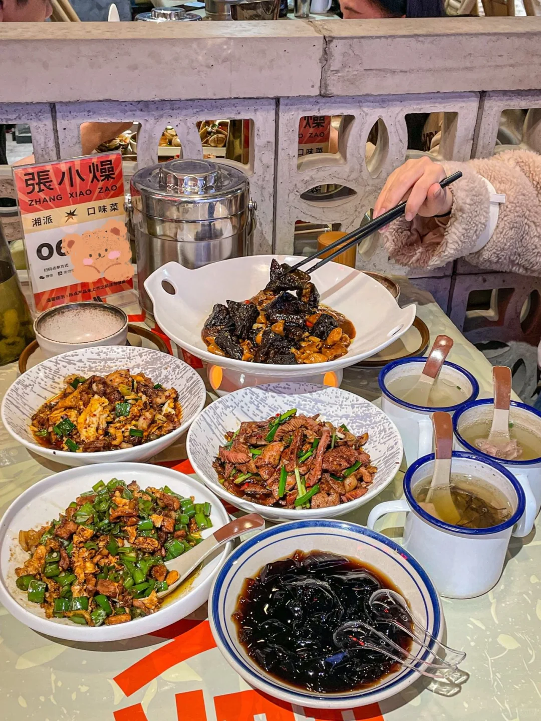 厦门！！！下高铁拖着行李箱就来吃了。。。