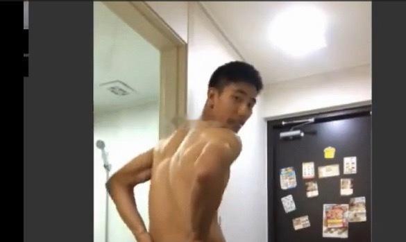 一起查看体育生直男的🍑很绝，人也挺可爱反差。 