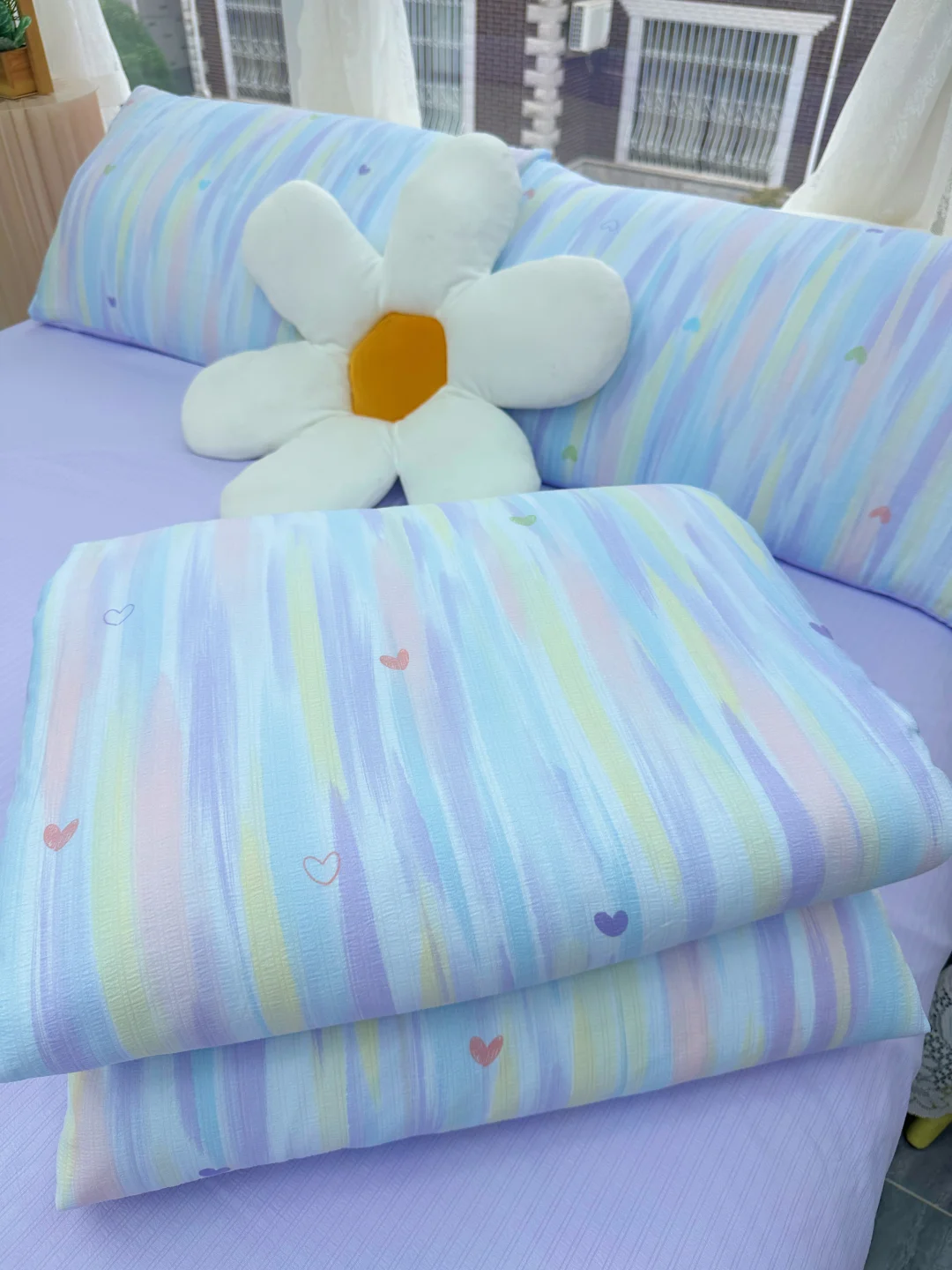 天！这个床单把彩虹穿在了床上😍🌈
