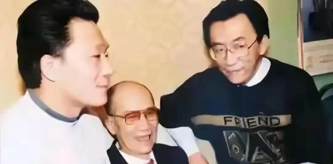 “饿不死了”四字，把侯耀华钉在热搜
 
侯宝林看完《编辑部的故事》粗剪，对病床边