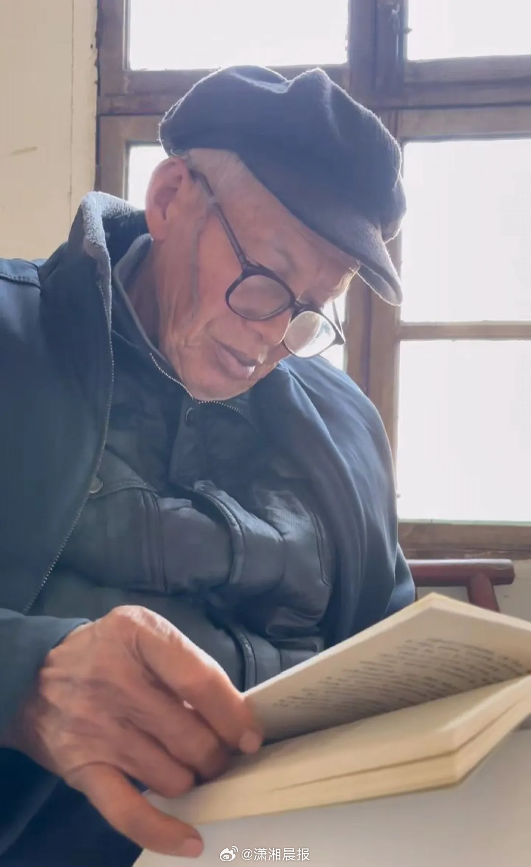 【#过完年离母亲越来越远也越来越近了#，#孙女回应80岁爷爷一句话获赞百万#】“