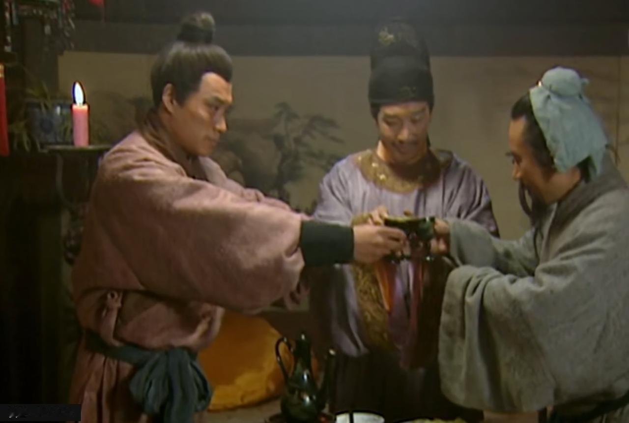 宋江是位好大哥
宋江作为领导者，除了具有敏锐的洞察力、战略眼光之外，还有一个重要