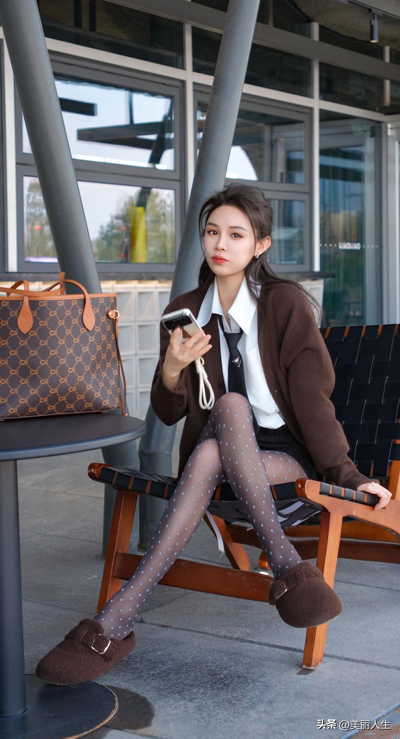 春光无限好, 油菜花正娇。