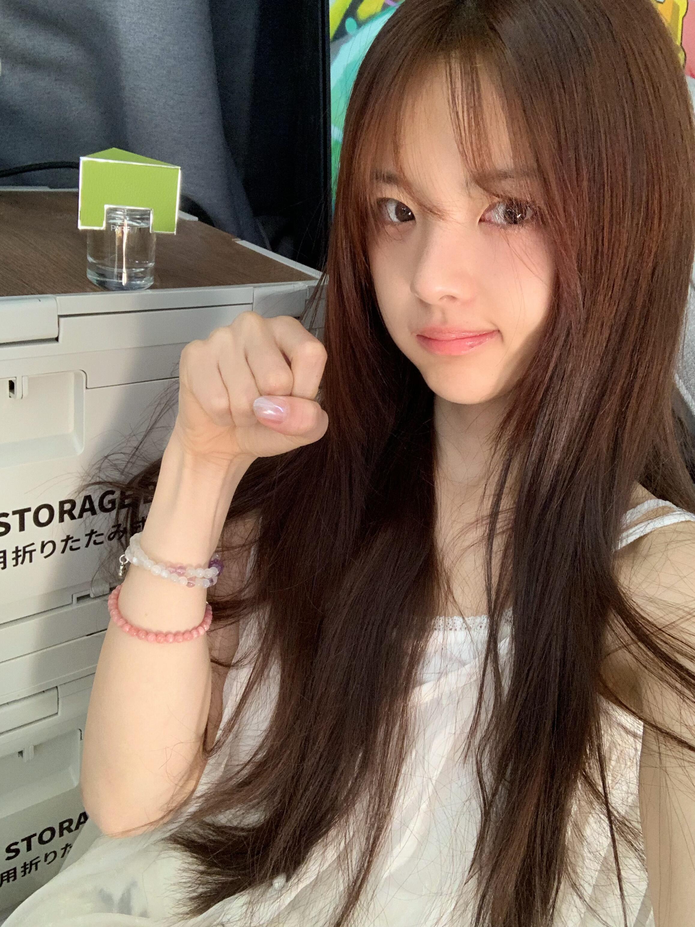 花容越貌吃上饭了杨超越ootd