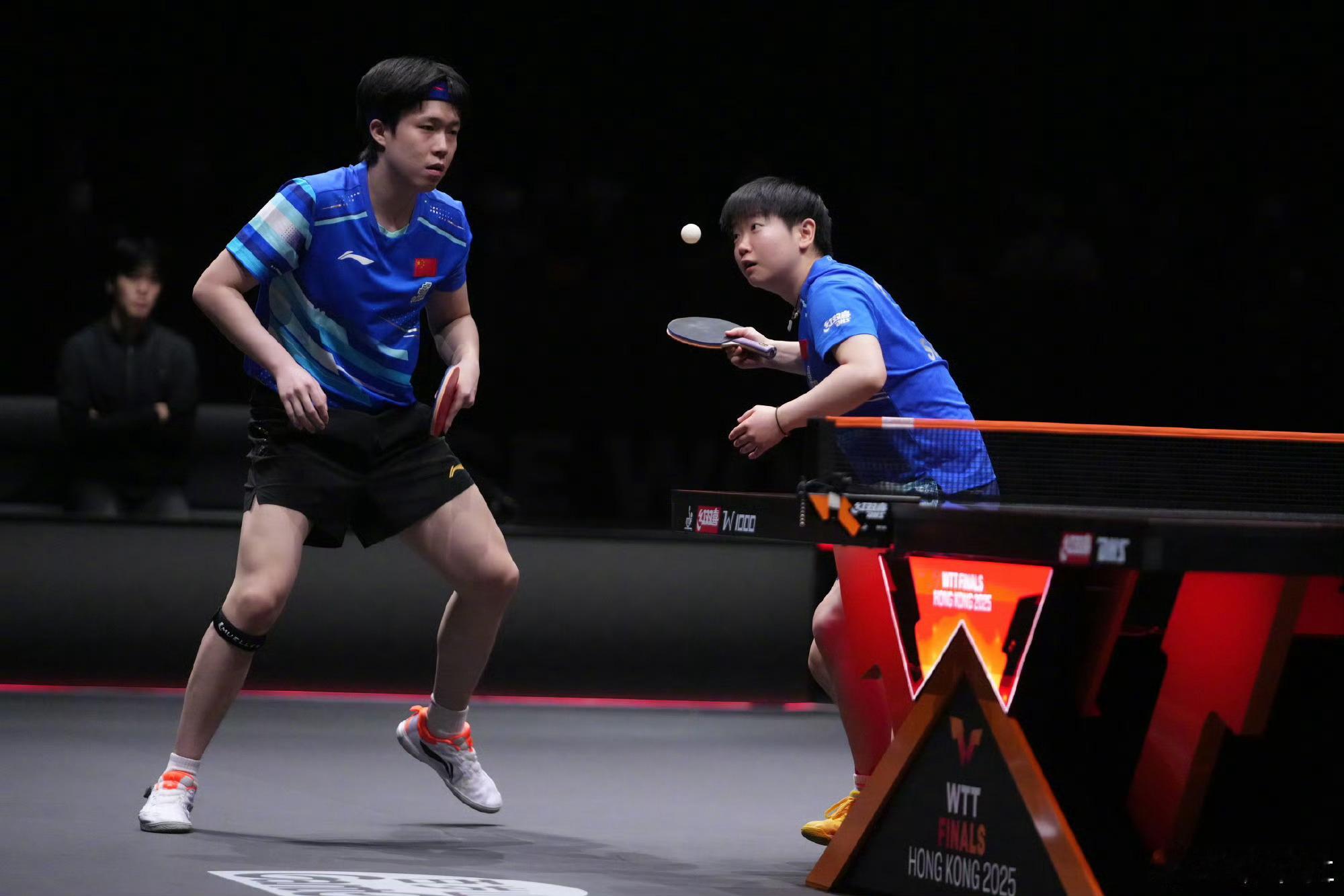 从医疗暂停到遗憾退赛，孙颖莎在赛场上拼至最后一刻。密集赛程埋下的隐患终爆发，她回