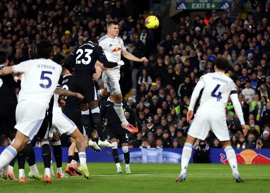 利兹联3-1切尔西后防离谱失误致崩盘，蓝军爆冷输球，升班马逃离降级区此前状态稳步