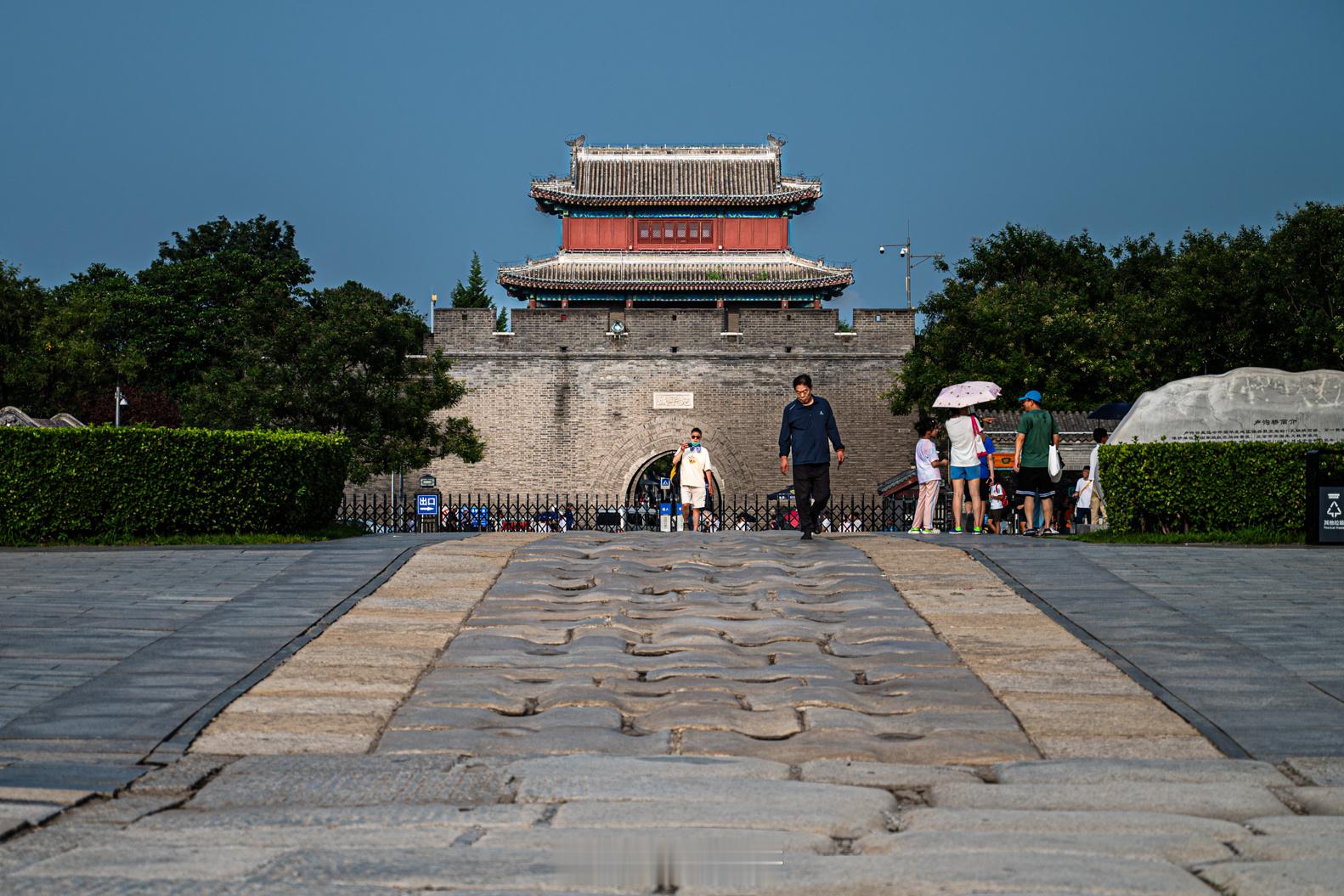 暑期结束前，游走了卢沟桥和宛平城，明清之前这里是进京和连接中原塞外的重要通道，抗