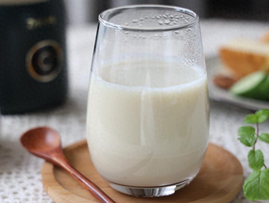 一家3口，天天一杯牛奶，相继确诊肝癌？医生告诫：3个错误别再犯

牛奶这东西，在