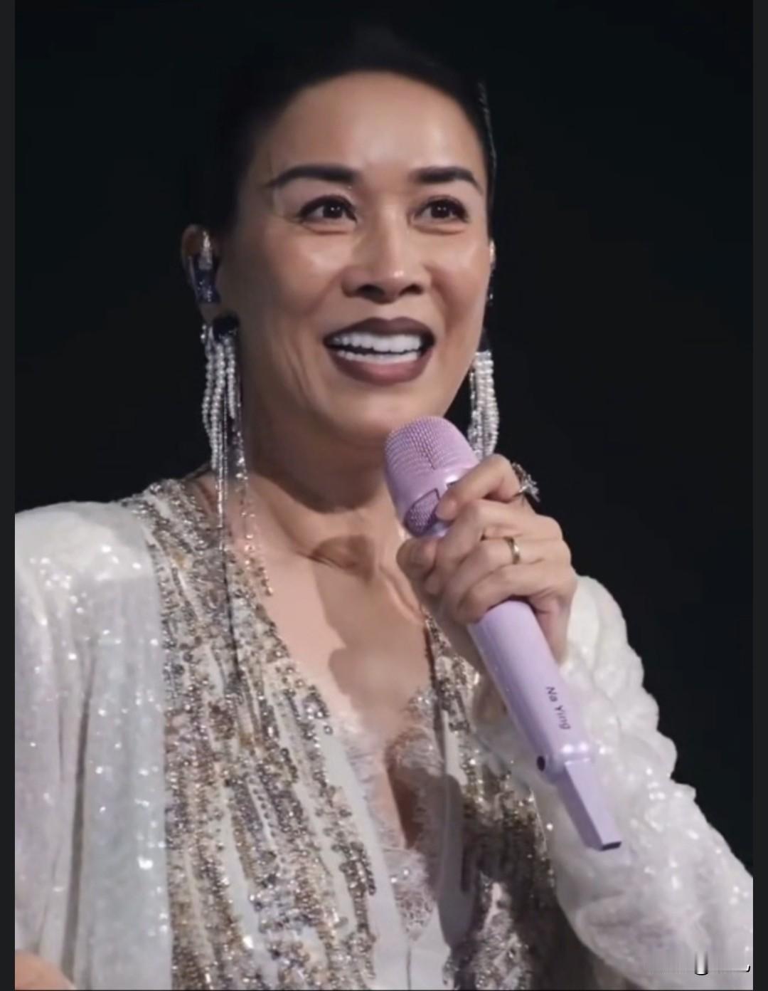 那英要开巡回演唱会了


那英巡演首站北京8月22日，2026-2027 9个城
