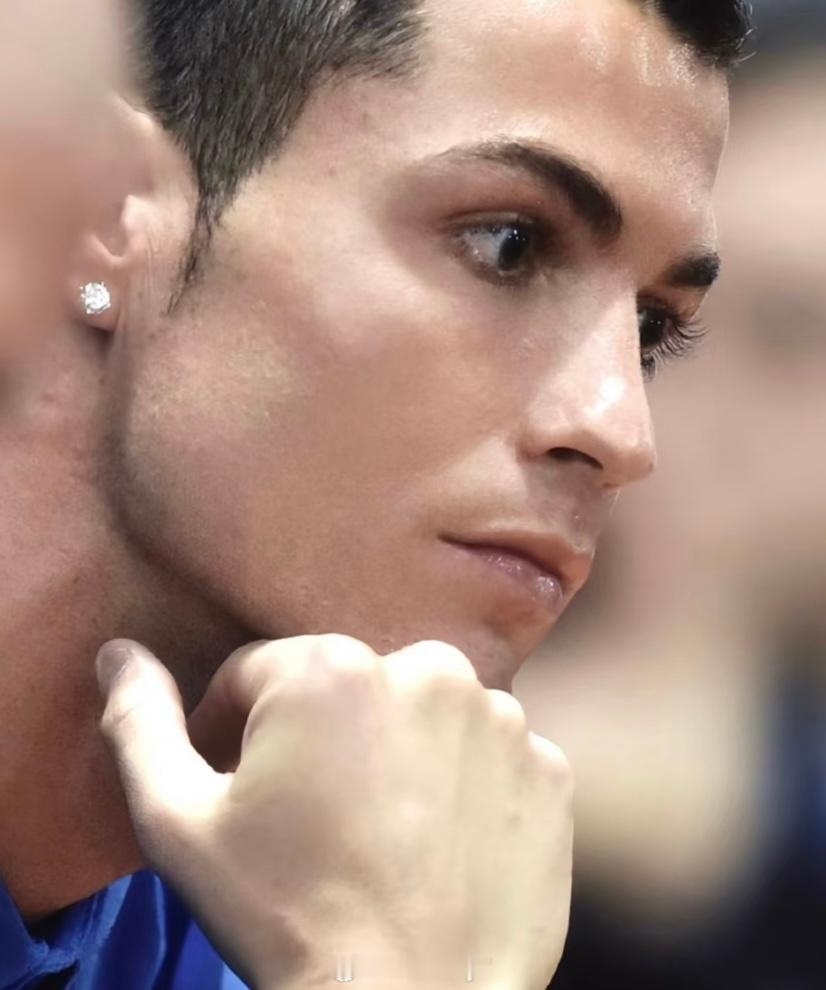 天塌下来都有宝宝的睫毛顶着C罗cr7