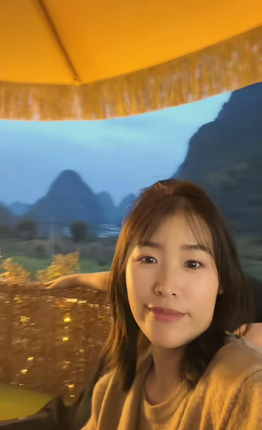 刚刚翻完了改改这5年的所有动态，不查不知道一查真的太心疼了
从每天晒服装店日常笑