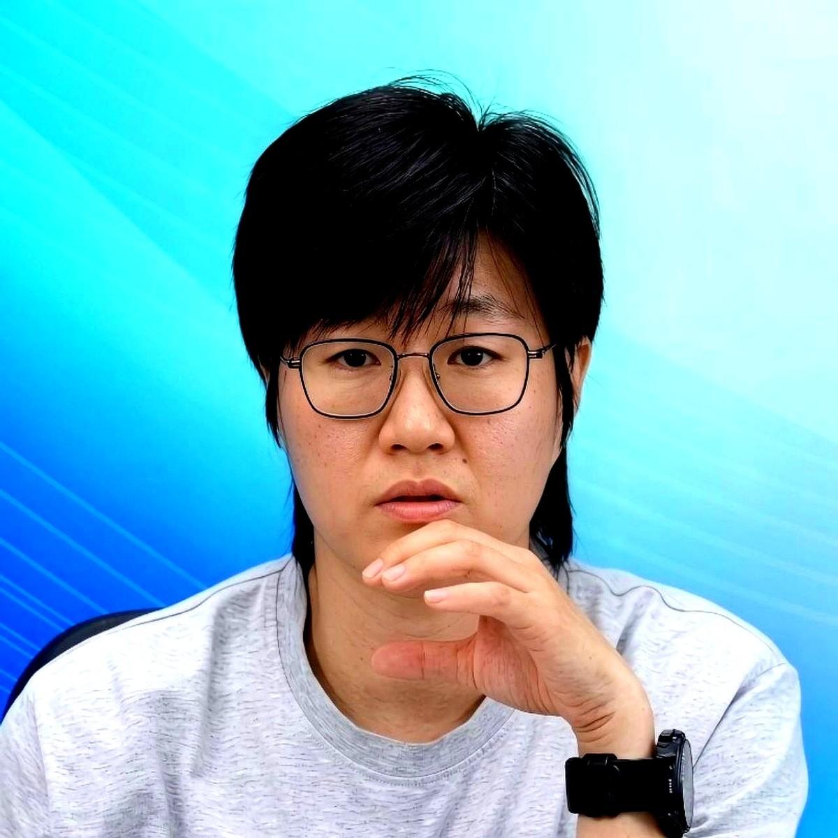 0-2被压着打，眼看就要输了，一个医疗暂停回来，她像换了个人。
前两局她打得缩手