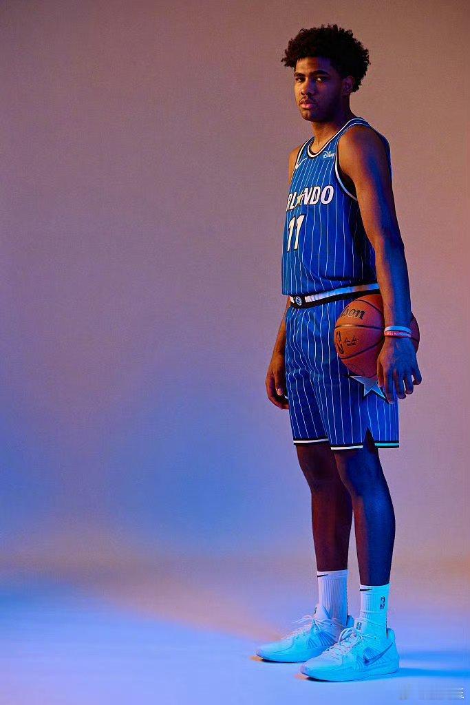 明天可以观察一下杰斯-理查德森，他的父亲是两届扣篮王J-Rich。萨格斯的受伤，