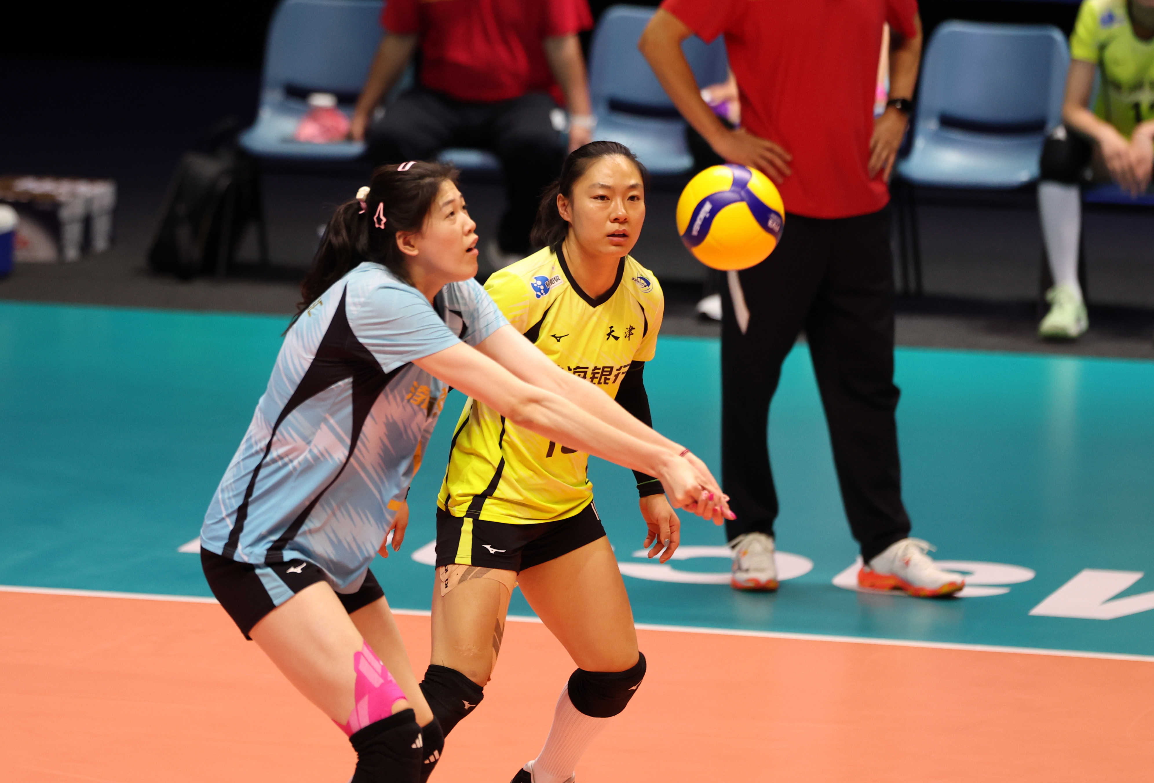 “成功是经历一次次失败，但从不丧失热情。”天津女排在全运会的征程，便是对这句话的