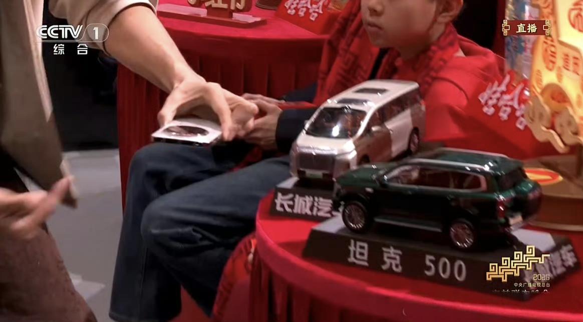 春晚严选靠谱车
我有个朋友是坦克车主，昨天看到坦克品牌出现在春晚现场，还挺得意的