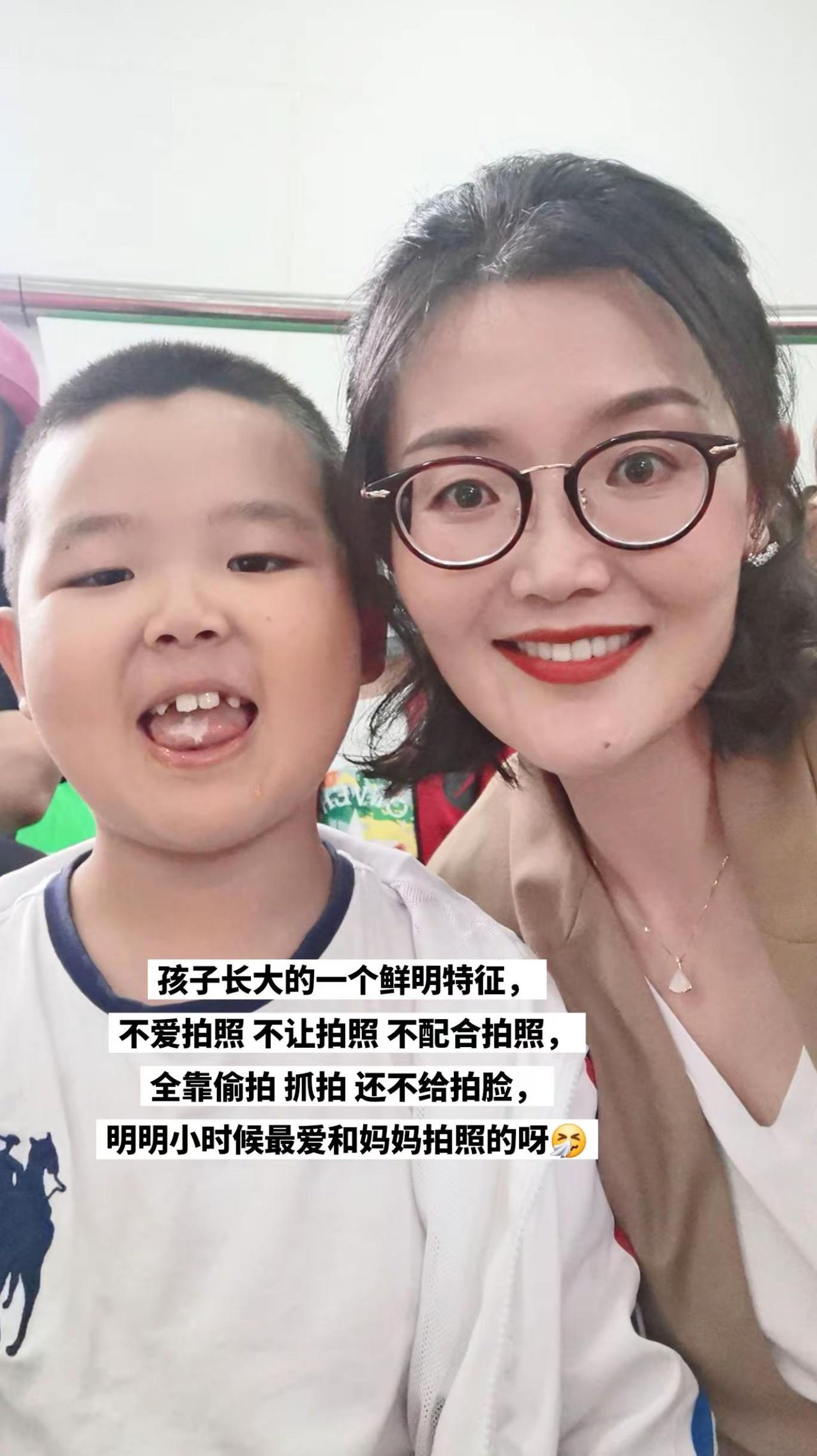 孩子长大的一个鲜明特征，不爱拍照 不让拍照 不配合拍照，全靠偷拍 抓拍 还不给拍