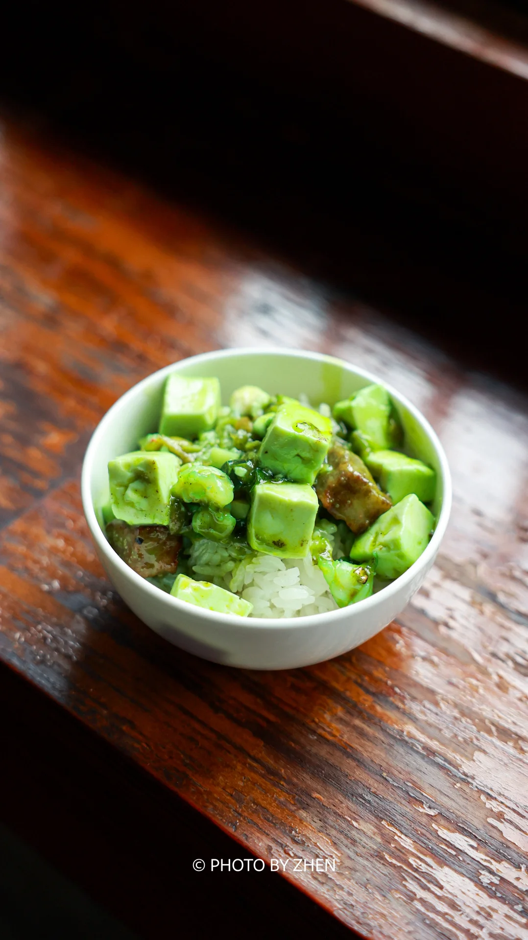 在西湖吃到了已经变异的绿色麻婆豆腐盖饭😥