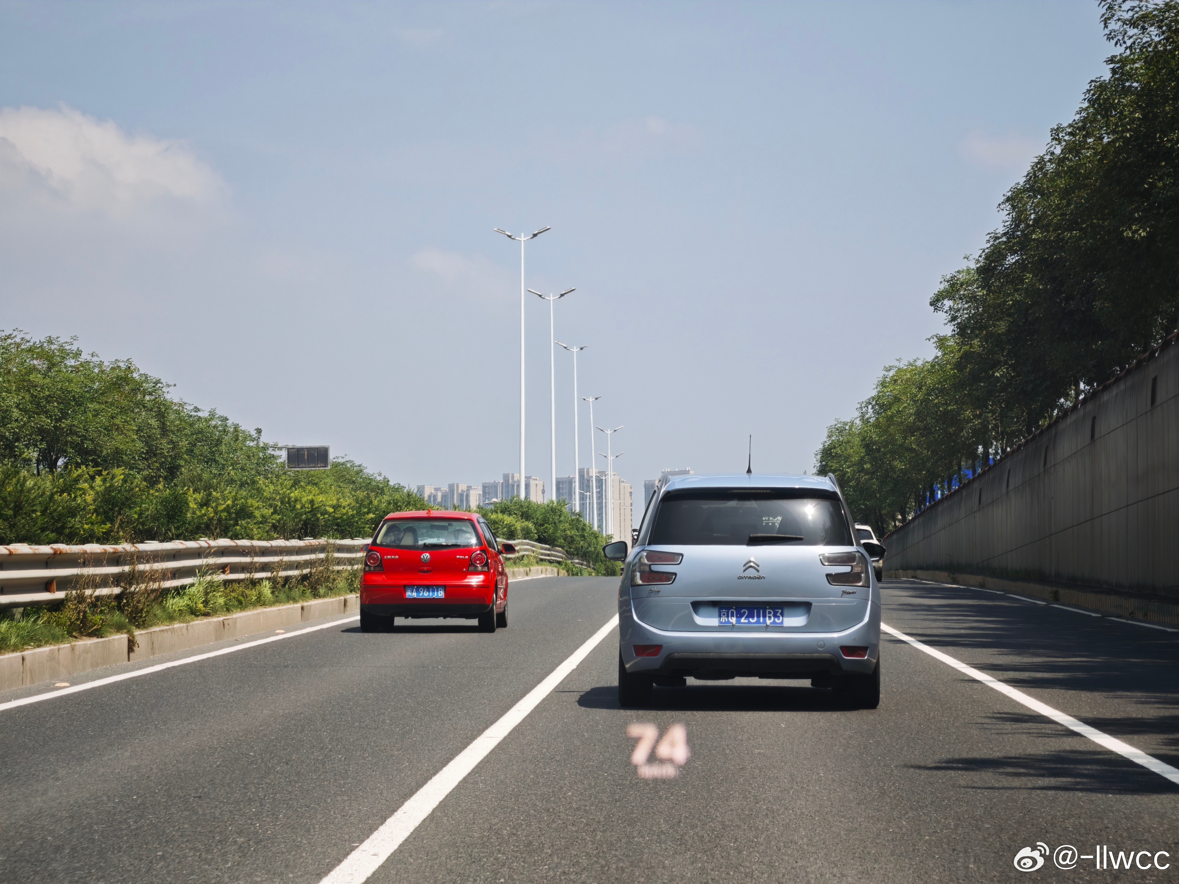 本周小汽车 