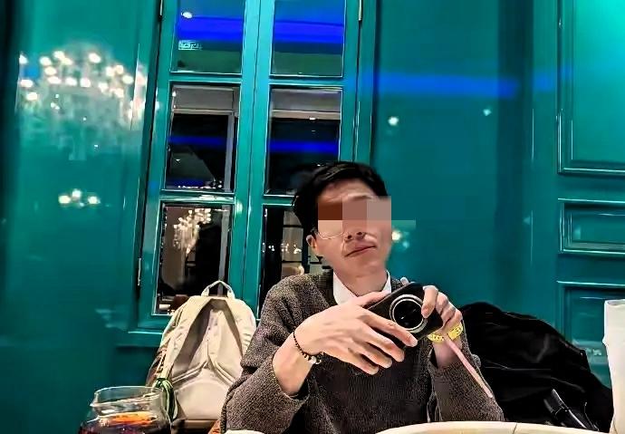 上海年轻男幼师溺水离世事件 完整版始末
 
这位年轻老师踏实勤恳，是园内的骨干幼