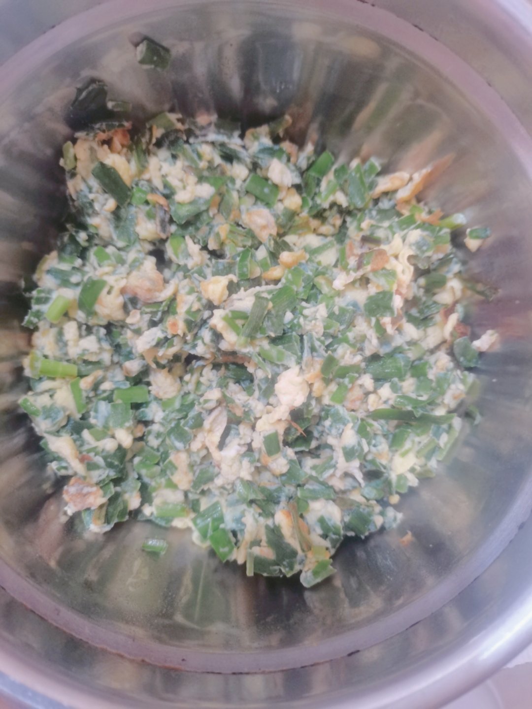 韭菜炒鸡蛋，辣子肺，一碗粥，一张饼 