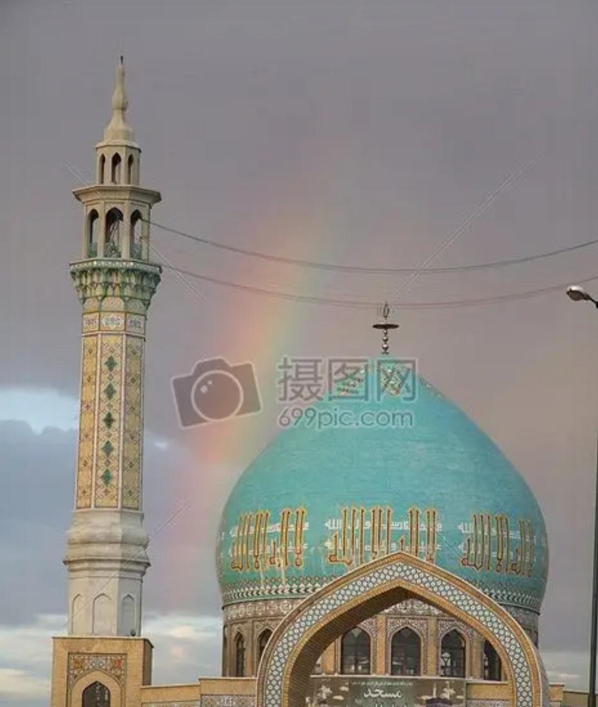 全球眼球都要瞪出来了！伊朗库姆清真寺屋顶正在上演终极“双色球”，黑旗红旗二选一，