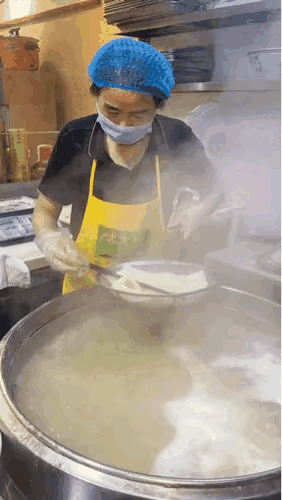 不是吧
虽然看着挺香的样子
但是如何下嘴啊[捂脸]