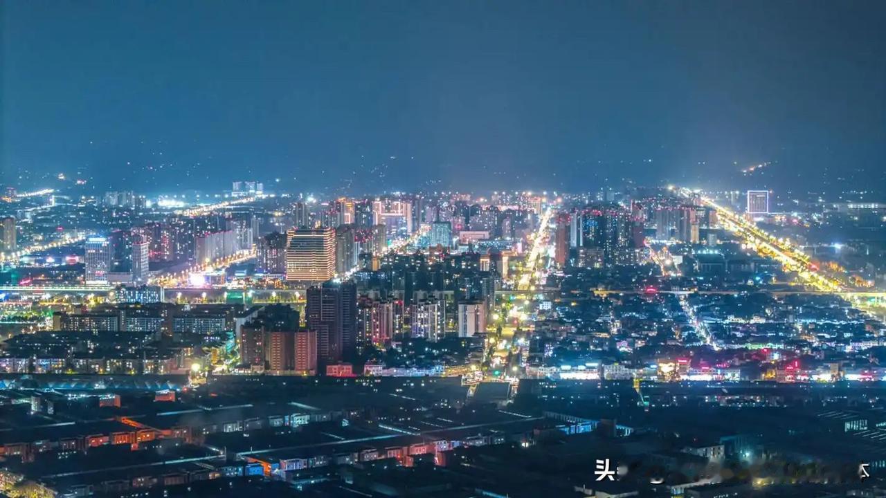 崇州今年经济复苏，2025年前三季度，崇州地区生产总值为394.2亿元，按不变价