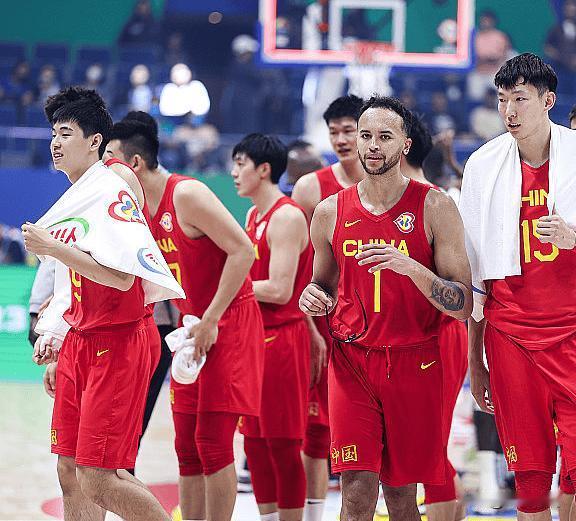 中国男篮首位归化球员已变更美国国籍！

据NBA官网消息，中国男篮首位归化球员李
