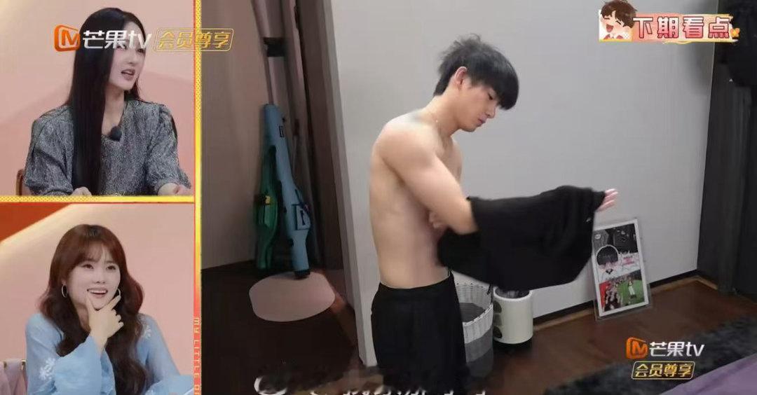 我家那小子姚琛与黄誉博挑战冬泳 姚琛和黄誉博冬泳，一个比一个勇。跳下去的时候很干