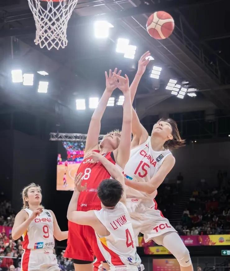 武桐桐回归，大名单将裁减3人

12月29日， 中国篮协公布了女篮最新一期集训名