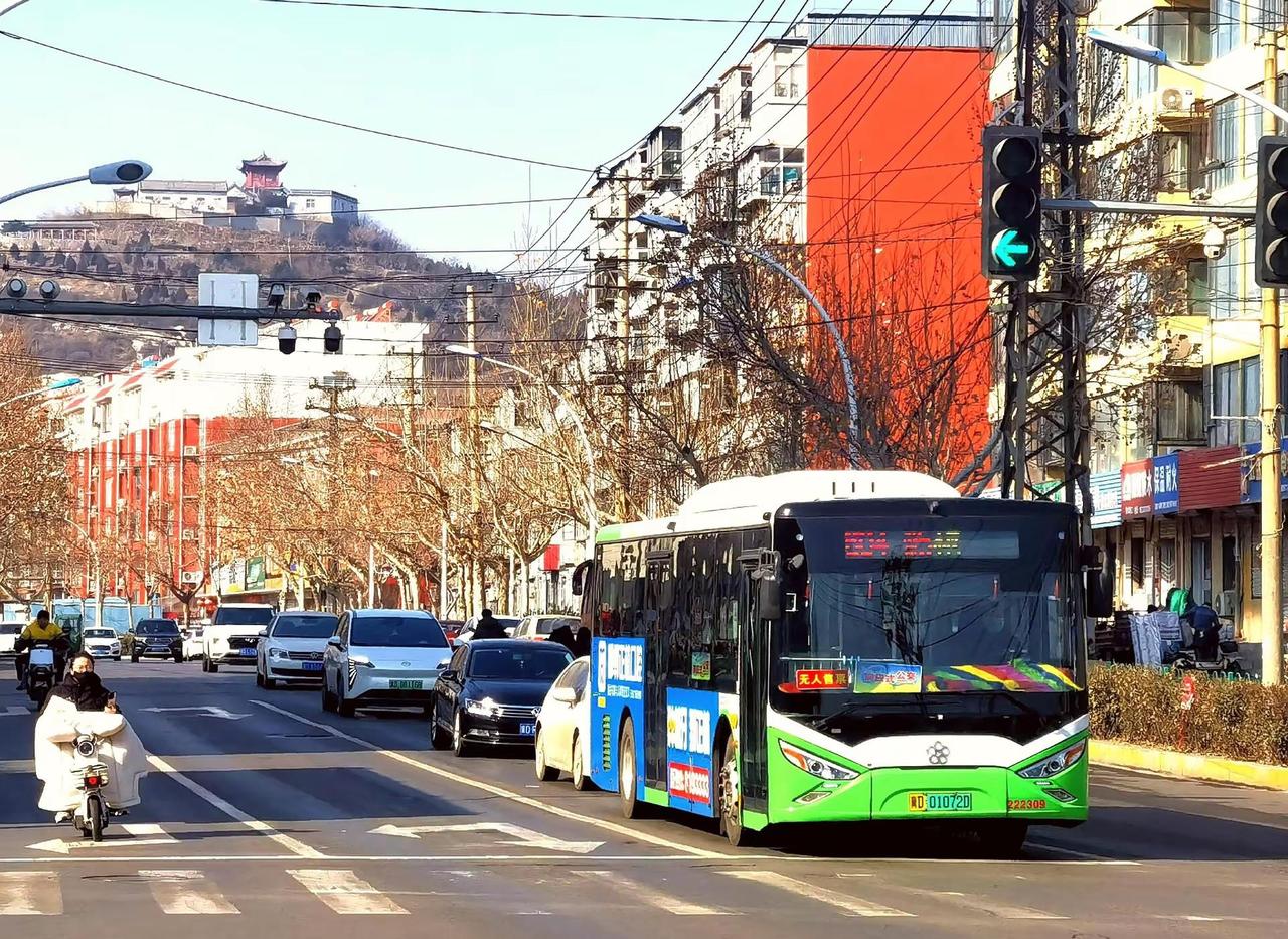 古城之下的公交.邯郸公交