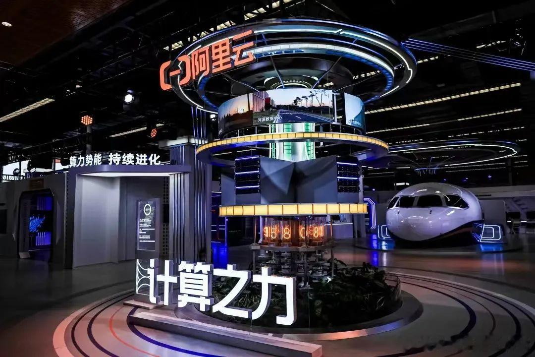 国常会要求加快算力网建设 行业高景气有望持续7月10日召开的国务院常务会议听取数