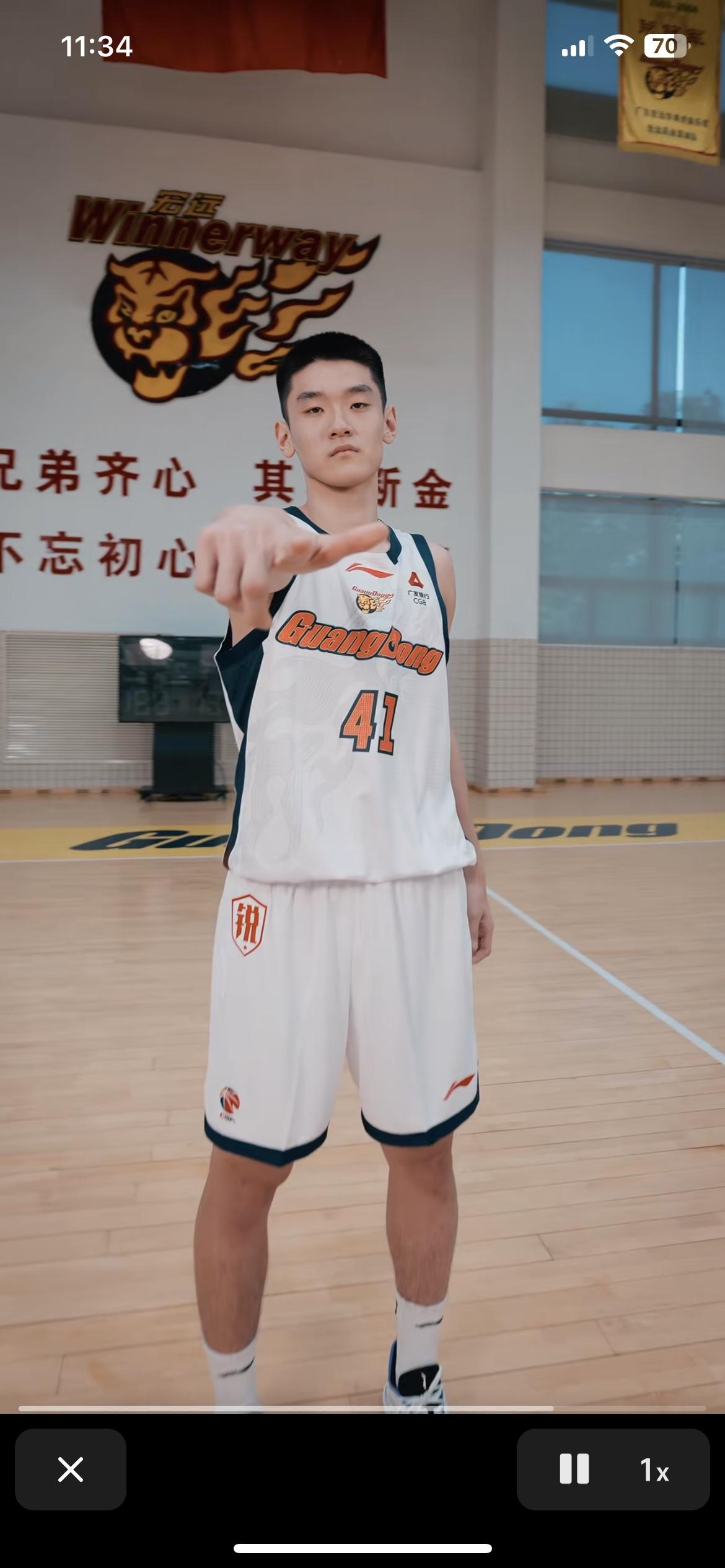 都说球员要积极调整心态，作为球迷更要调整好心态，不能球队连胜了，赢球了就在网上各