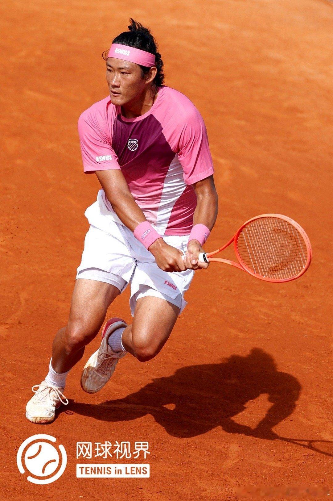 马德里大师赛，张之臻2-6/0-6不敌科普里瓦，首轮出局。张之臻止步马德里站首轮