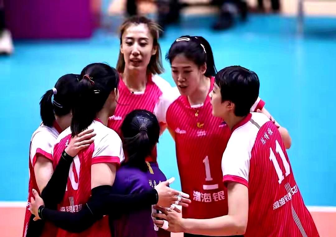 天津女排最近的操作，网友都看傻了！先是3-1赢北京队，李盈莹带伤砍22分，直接c