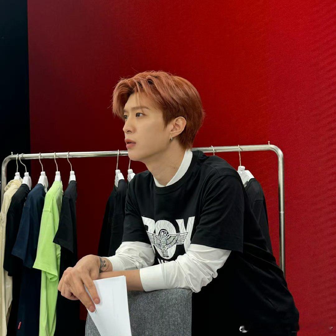 范丞丞范丞丞火星计划 fcc范丞丞白天明 fcc范丞丞“思念无声胜有声．” 