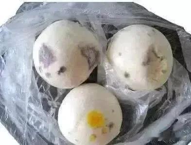 过年馍头蒸多了吃不了，长毛了还能吃吗？

每年春节蒸馍头，肉包，豆包，花馍一大堆