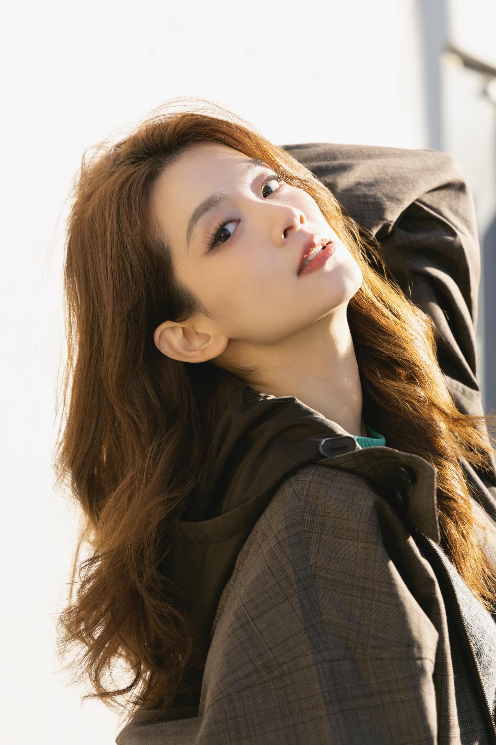 陈昊宇 in PRADA📸 明媚惬意，邂逅冬日暖阳🍂 